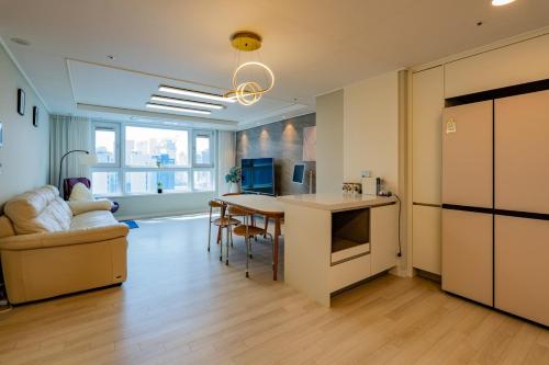 최고주거지역3Min 150m to the Haeundae Beach Newly opened brand new Apt — 4-Star Luxury Hotel in Busan, South Korea