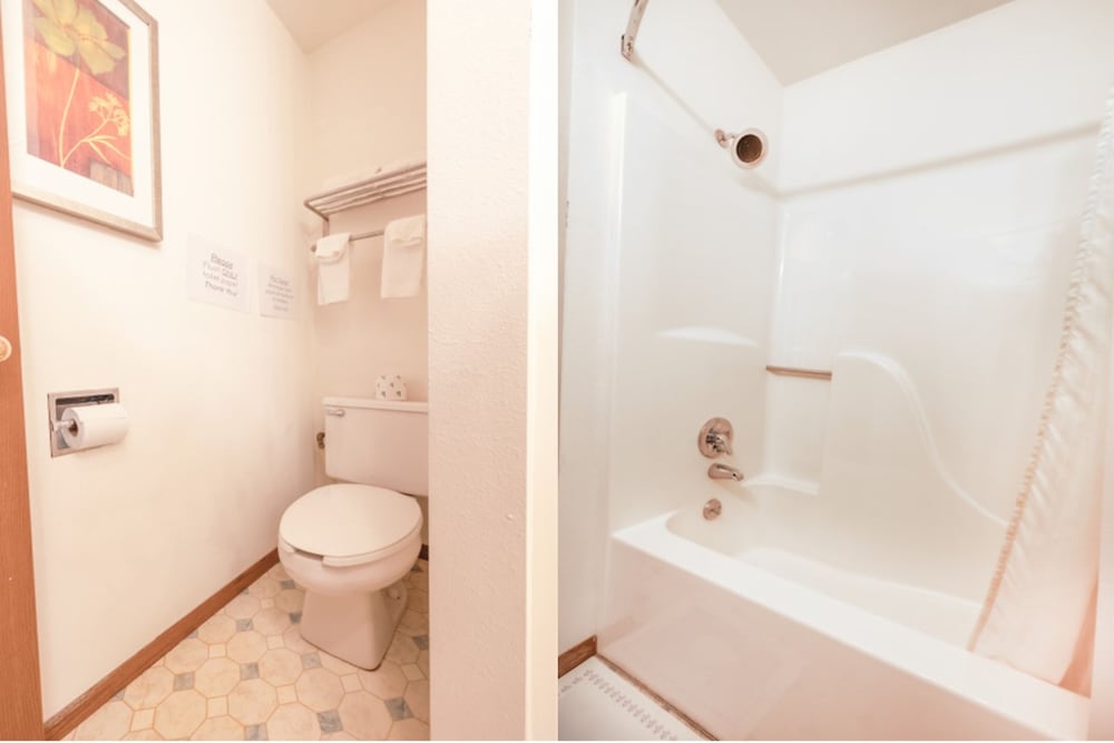 Harlan Inn and Suites - photo 39