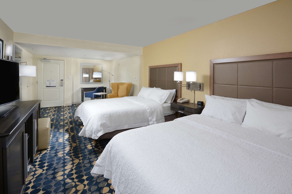 Hampton Inn Roxboro - photo 16