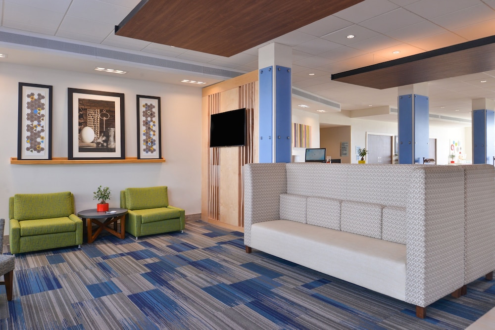 Holiday Inn Express & Suites Wildwood The Villages by IHG - photo 77