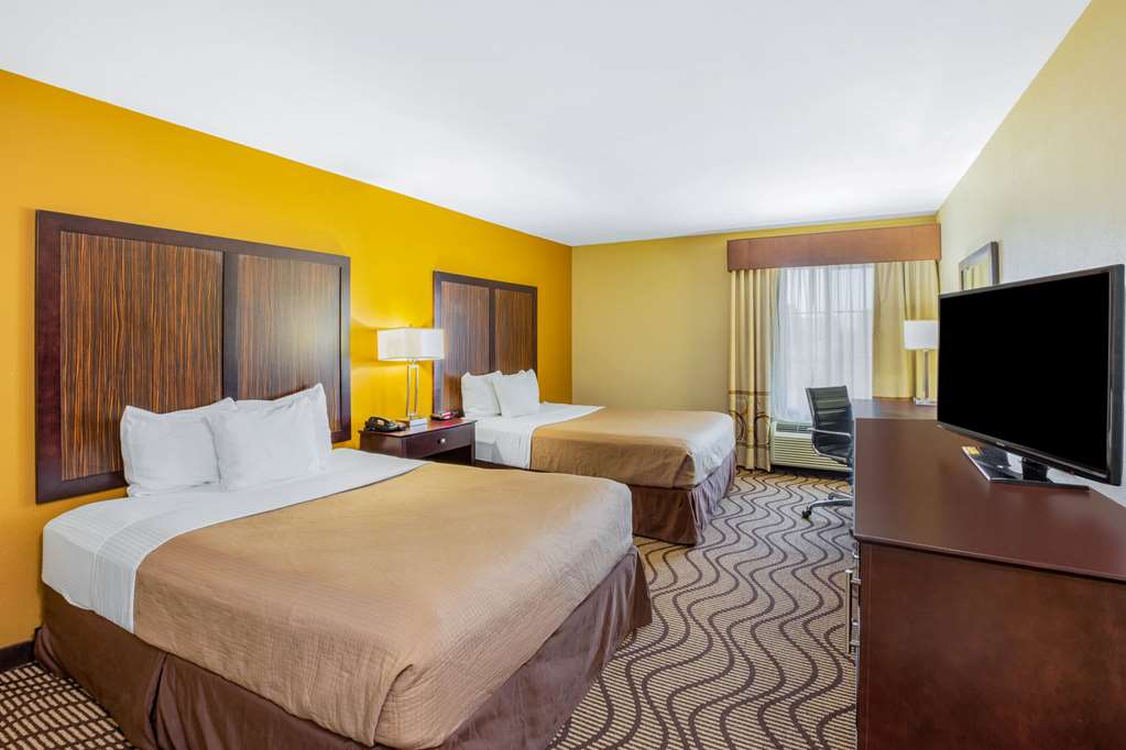 La Quinta Inn Suites Floresville - photo 21