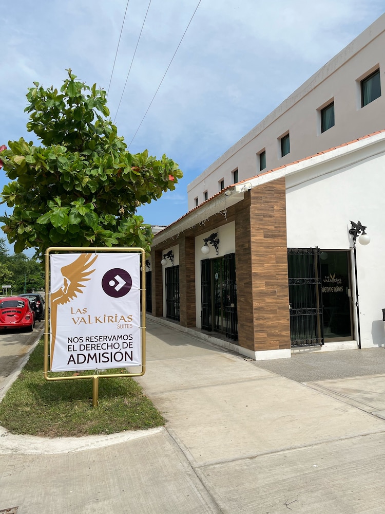 Hotel Suite Las Valkirias in Santa Maria Huatulco, Mexico