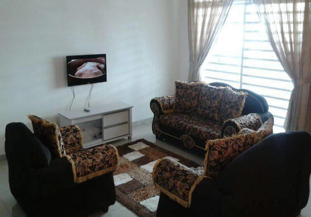 Elessandra 3 Storey 5 Rooms in George Town, Malaysia