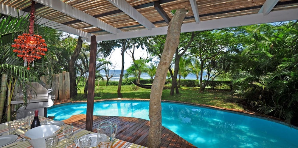 Villa Oceanis — 4-Star Luxury Hotel in Paraiso, Costa Rica
