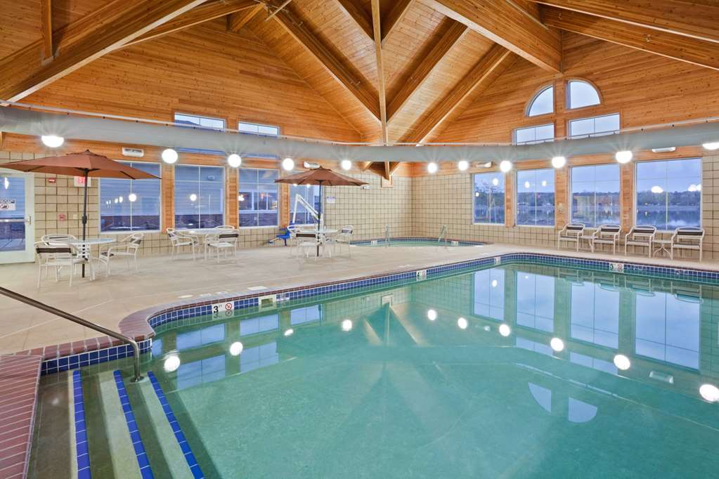 AmericInn by Wyndham Fort Pierre Conference Center - photo 8