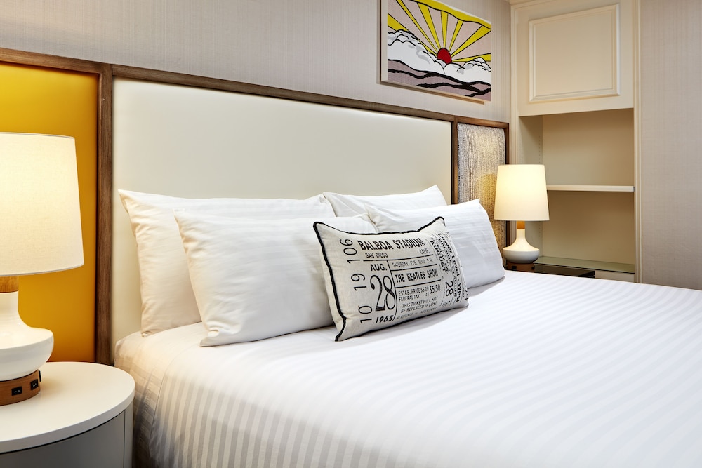The Bristol Hotel San Diego - photo 11