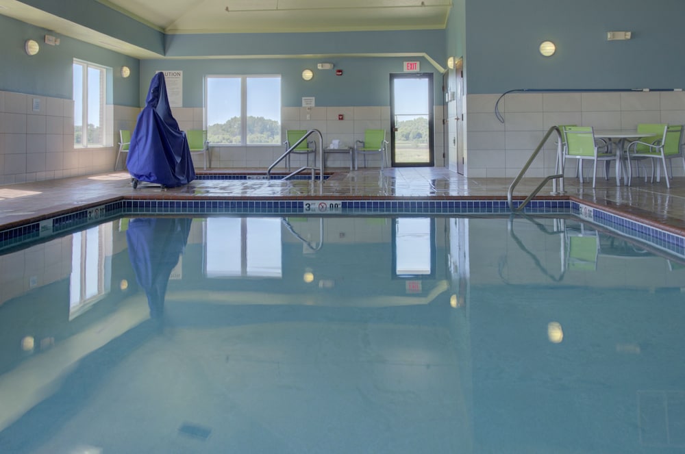 Holiday Inn Express Hotel & Suites Le Mars by IHG - photo 26