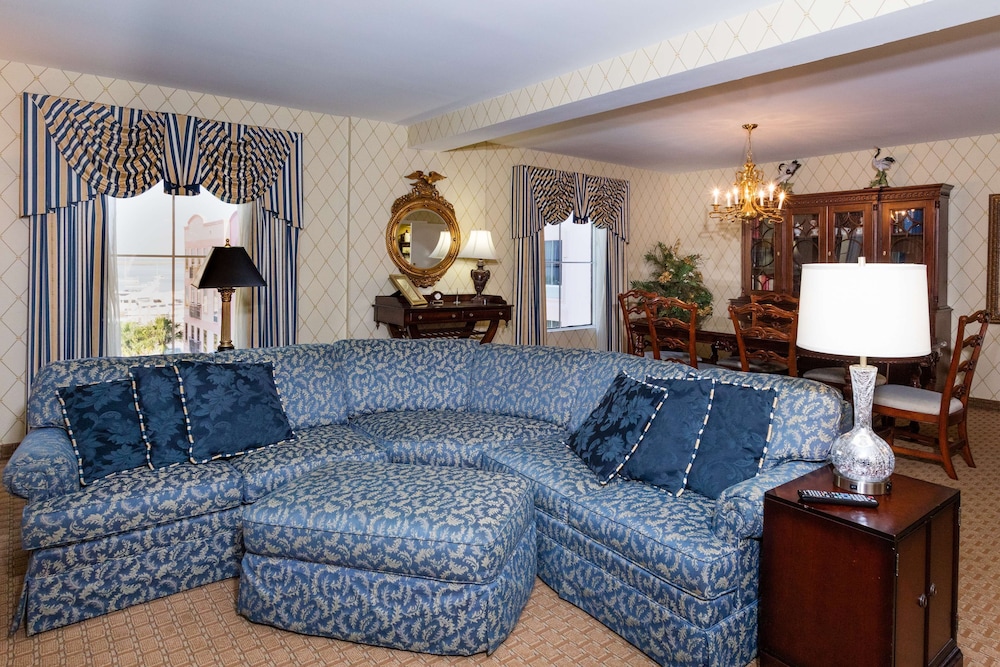 Hampton Inn and Suites Amelia Island Historic Harbor Front - photo 17
