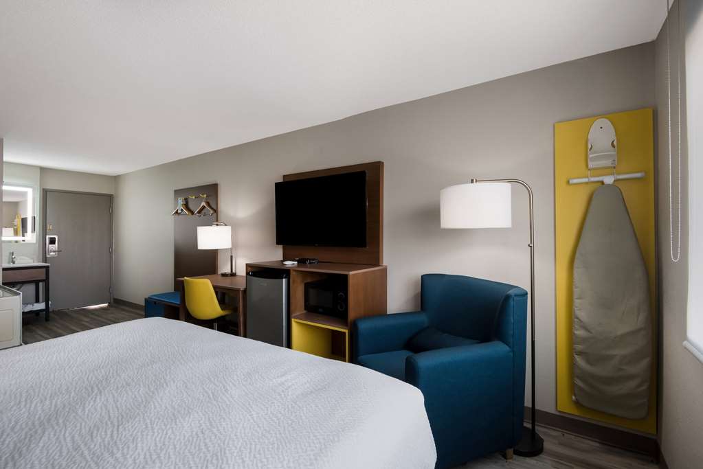Days Inn by Wyndham Ankeny Des Moines - photo 50