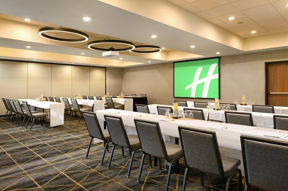 Holiday Inn & Suites Oakland Airport by IHG - photo 64