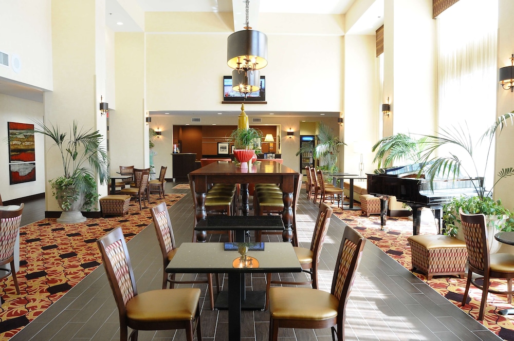 Hampton Inn & Suites Redding - photo 6