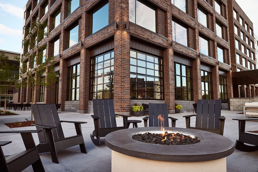 The Scarlet Lincoln a Tribute Portfolio Hotel - featured photo