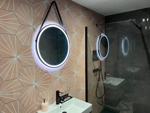 Luxury Hot Tub Jacuzzi & Sauna Apartment With Pool Table In Mid Ulster — 4-Star Luxury Hotel in Coalisland, United Kingdom