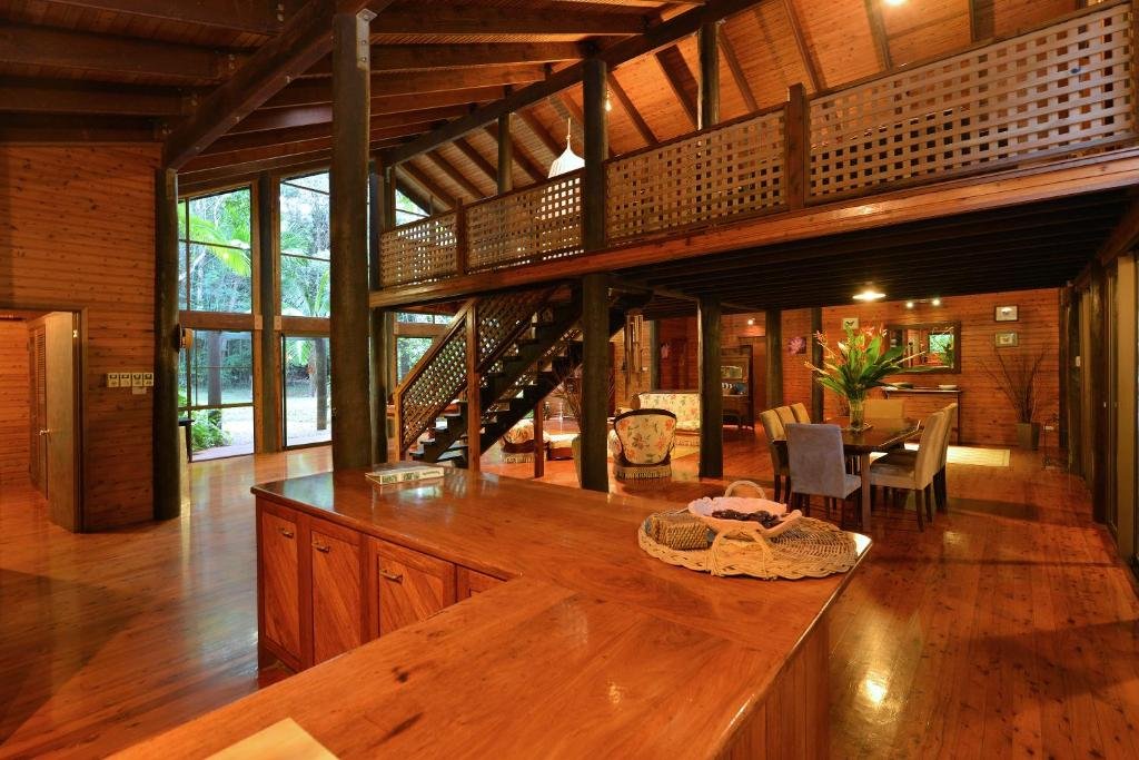 Wait a While Eco Retreat - carbon neutral hotel in Mossman