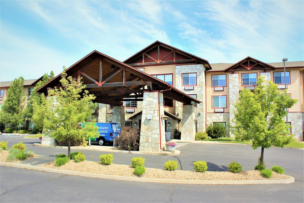 Holiday Inn Express & Suites Cheney by IHG - photo 40