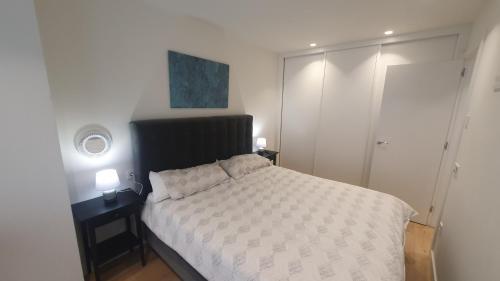 Esmex Amplio y espectacular piso pegado a la playa 3Hab in Gijon, Spain