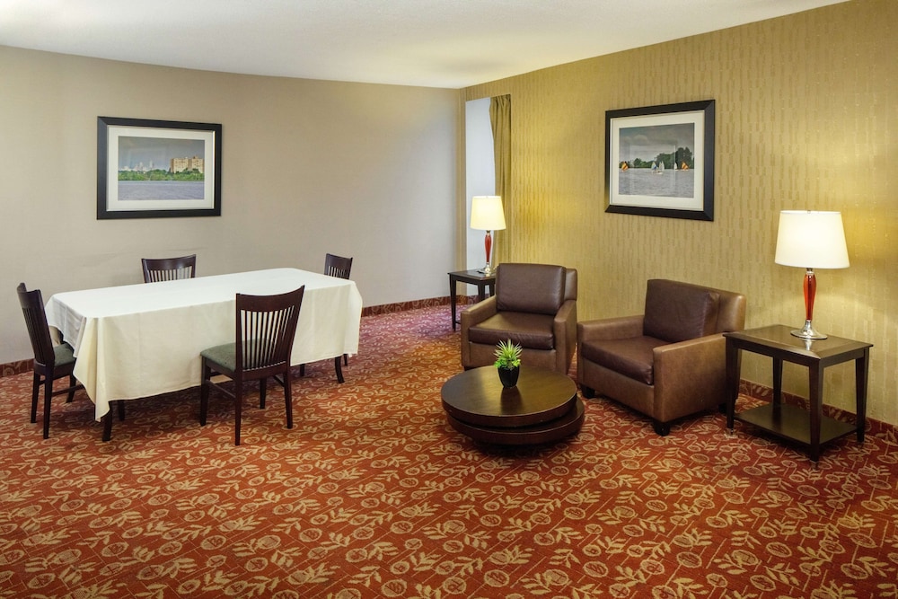 DoubleTree by Hilton Cherry Hill Philadelphia - photo 7
