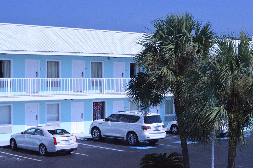 Destin Inn and Suites - photo 44