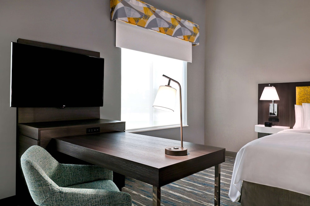 Hampton Inn & Suites Houston East Beltway 8 - photo 37