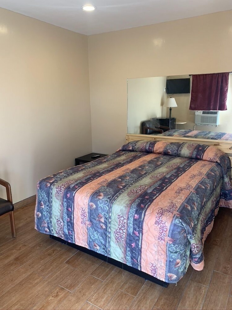 Carlton Motel - photo 6