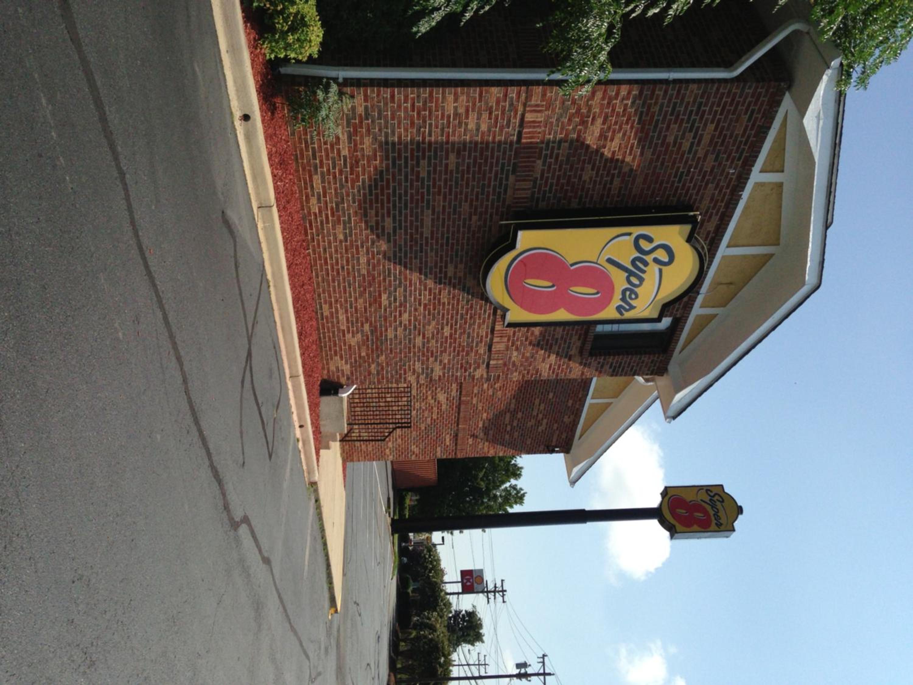 Super 8 by Wyndham Charlotte University - photo 14