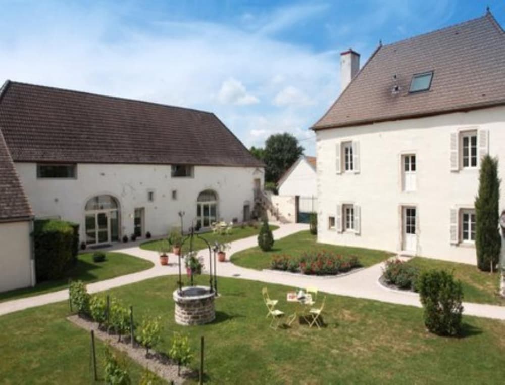 L'Orée des Vignes - carbon neutral hotel in Dijon