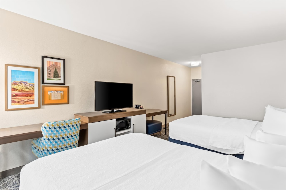 Hampton Inn Laramie - photo 13