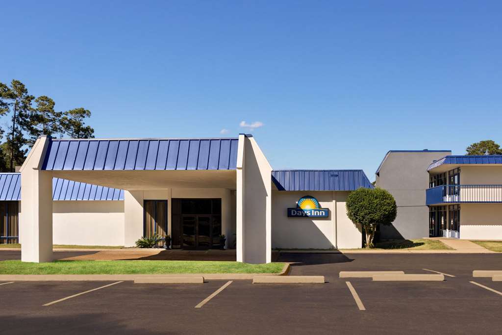 Days Inn by Wyndham McComb MS - photo 4