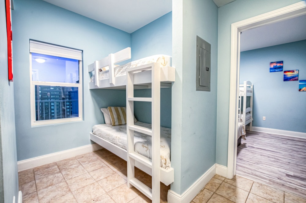 Laketown Wharf Resort by Aneliya's Rentals - photo 80