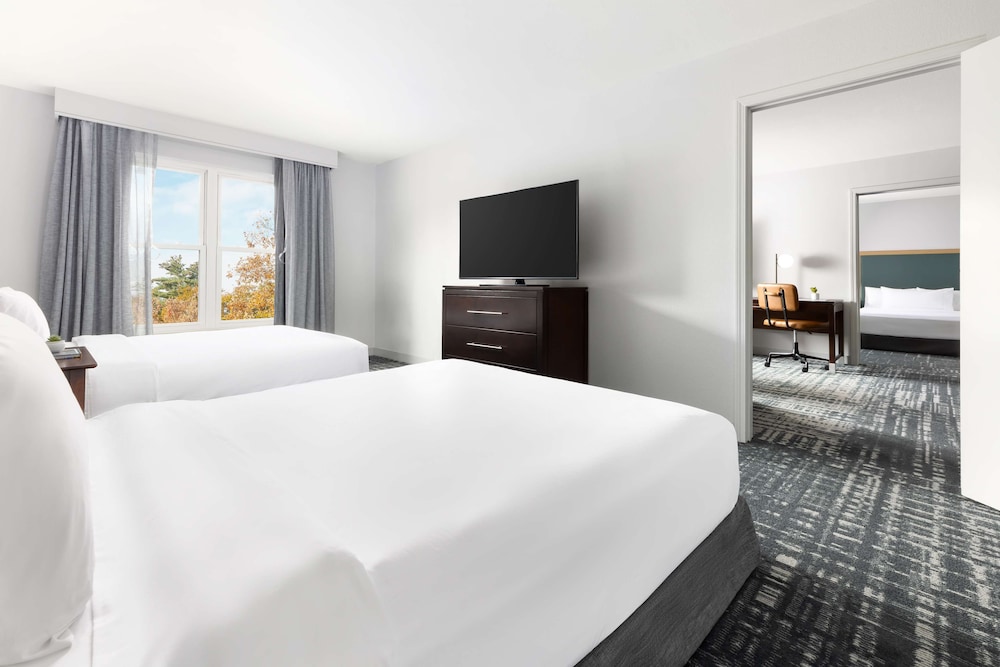Homewood Suites by Hilton Manchester Airport - photo 10
