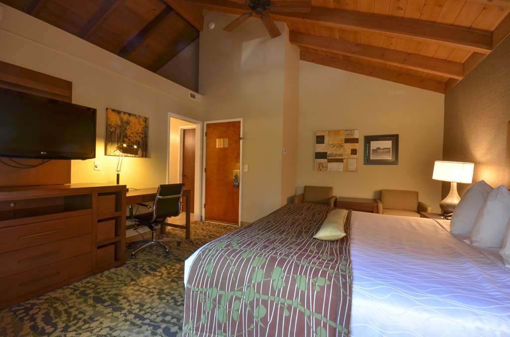 Best Western The Inn & Suites Pacific Grove - photo 18