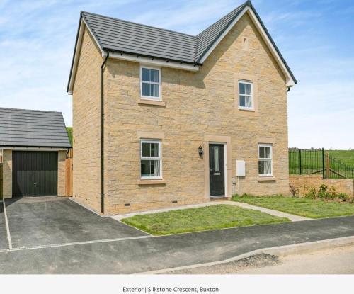 The Neal's 4 Bedroom House in Buxton Sleeps 8 — 4-Star Luxury Hotel in Buxton, United Kingdom