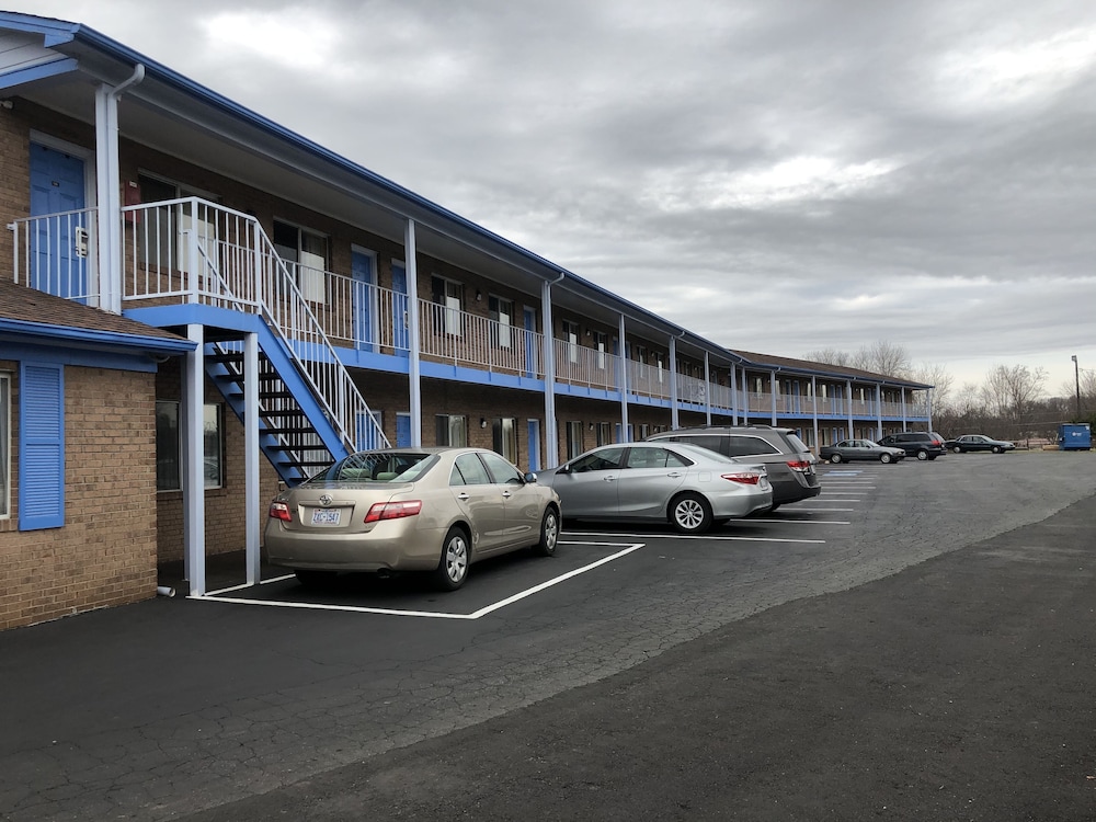 Americas Best Value Inn Jonesville - photo 17