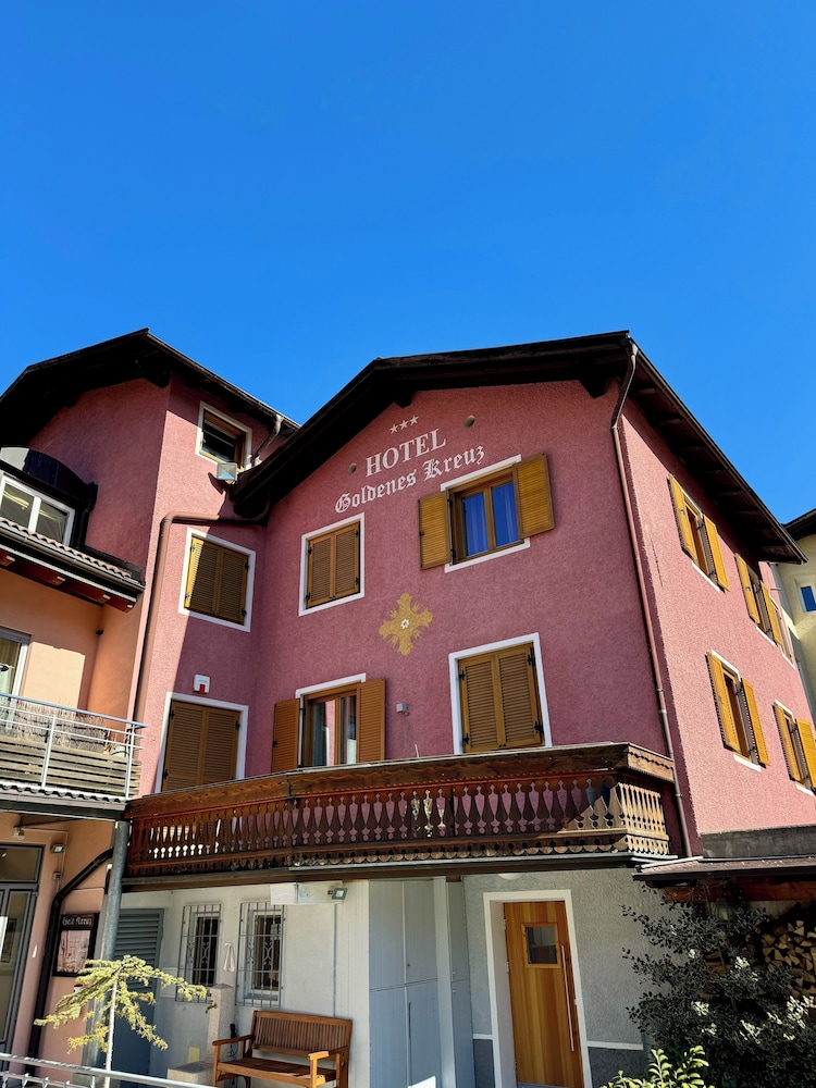 Hotel Goldenes Kreuz — hotel in Vipiteno