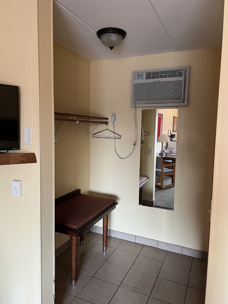 All Star Inn & Suites - photo 148