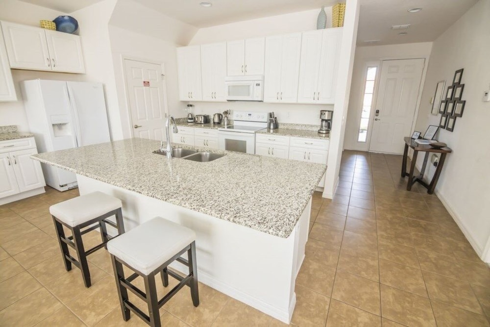 Elegant Providence Resort Pool Home - photo 12