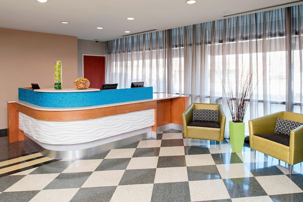 SpringHill Suites Chicago O'Hare by Marriott - photo 3