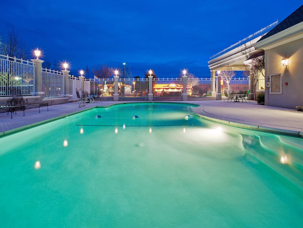 Holiday Inn Redding by IHG - photo 56