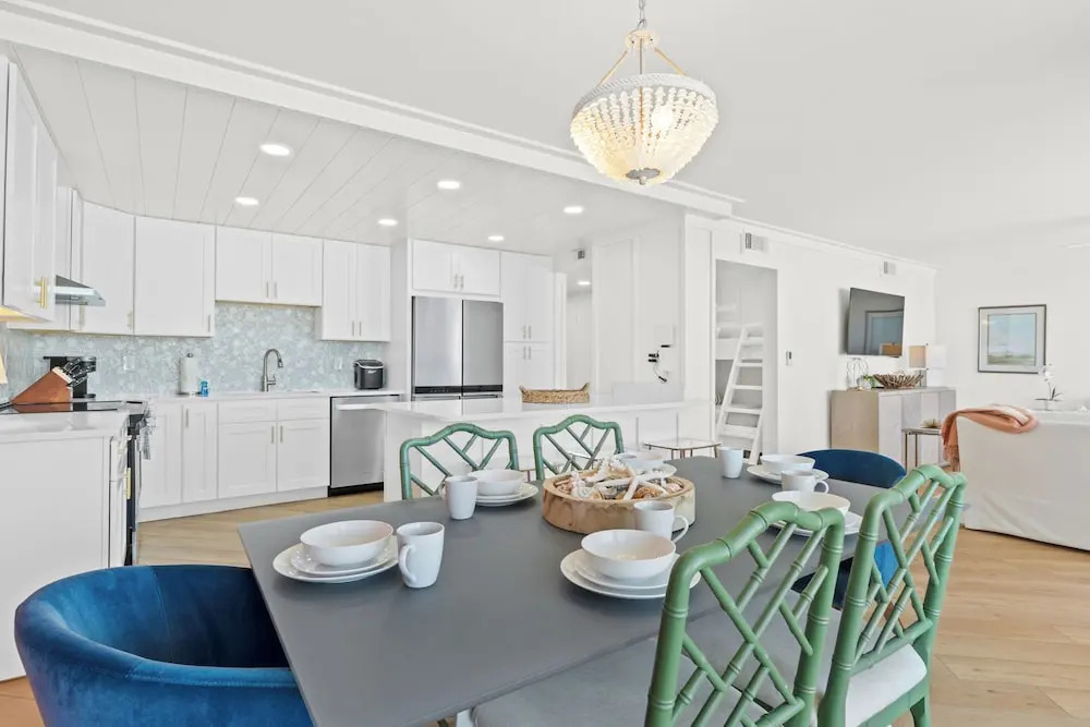 Edgewater Resort by Book That Condo - photo 14