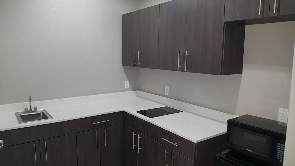 Haven Inn & Suites Willowbrook - photo 21
