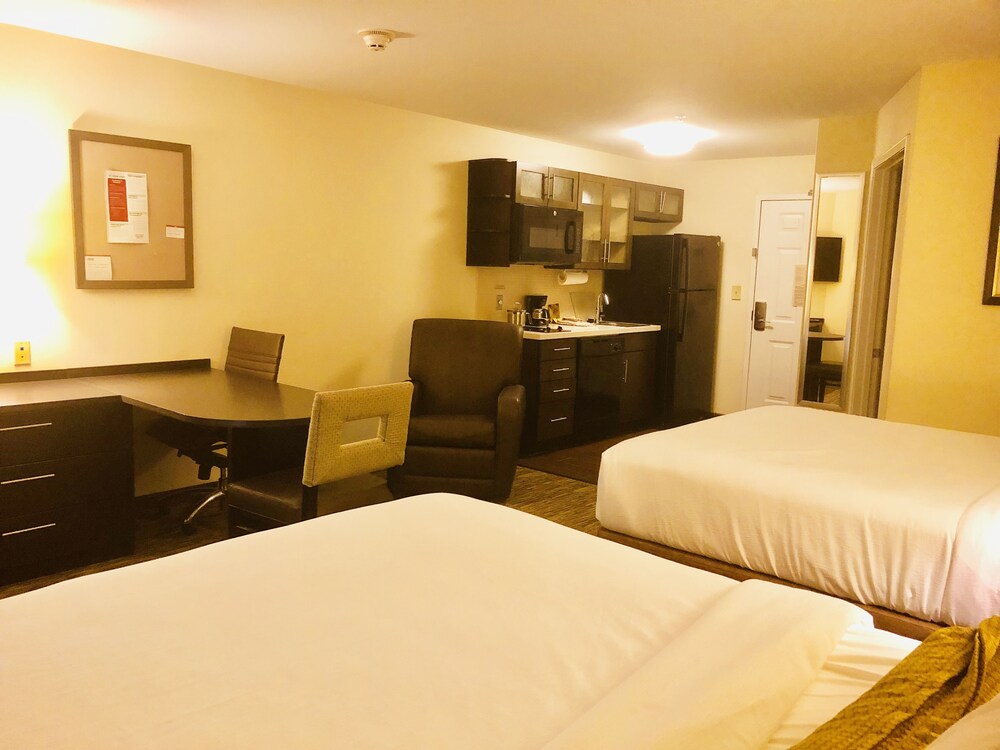 Candlewood Suites Lake Charles South by IHG - photo 15