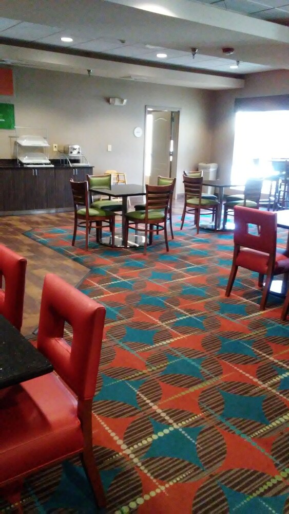 Holiday Inn Express & Suites Junction City by IHG - photo 19