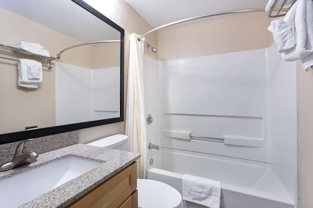 Super 8 by Wyndham Melbourne - photo 30