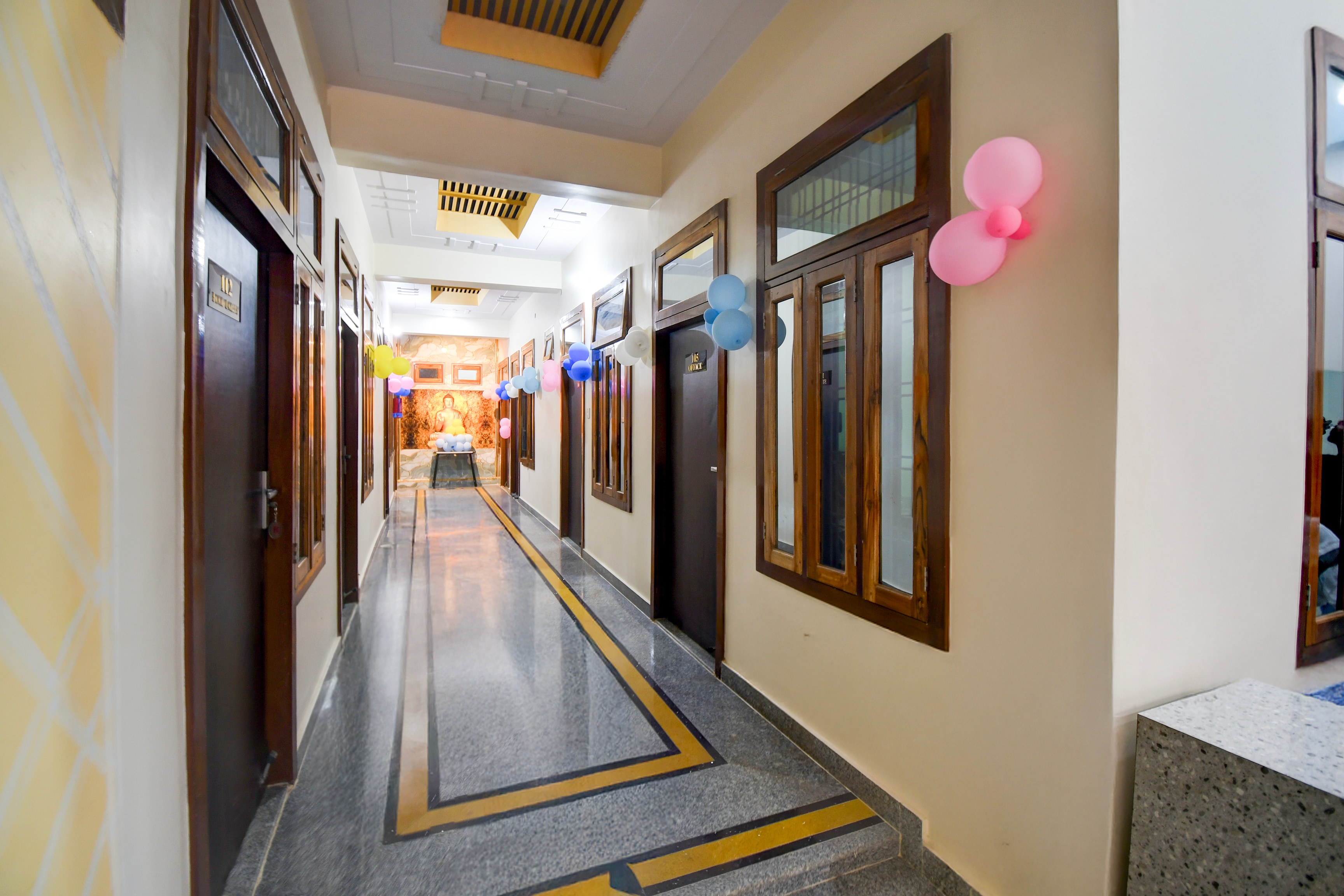 Hotel O Ananta Grand — 4-Star Luxury Hotel in Lucknow, India