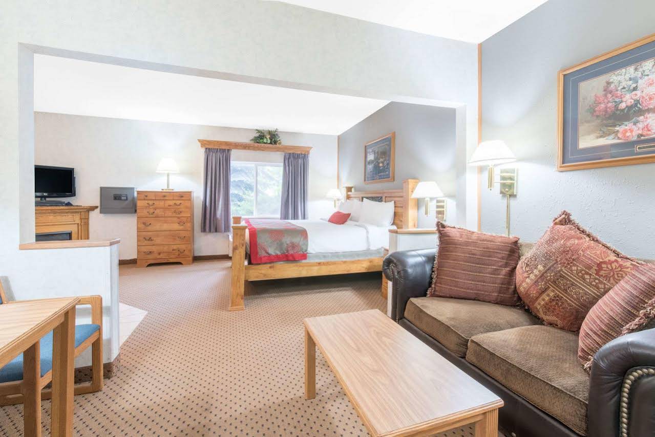 Ramada Limited Bismarck Northeast - photo 42
