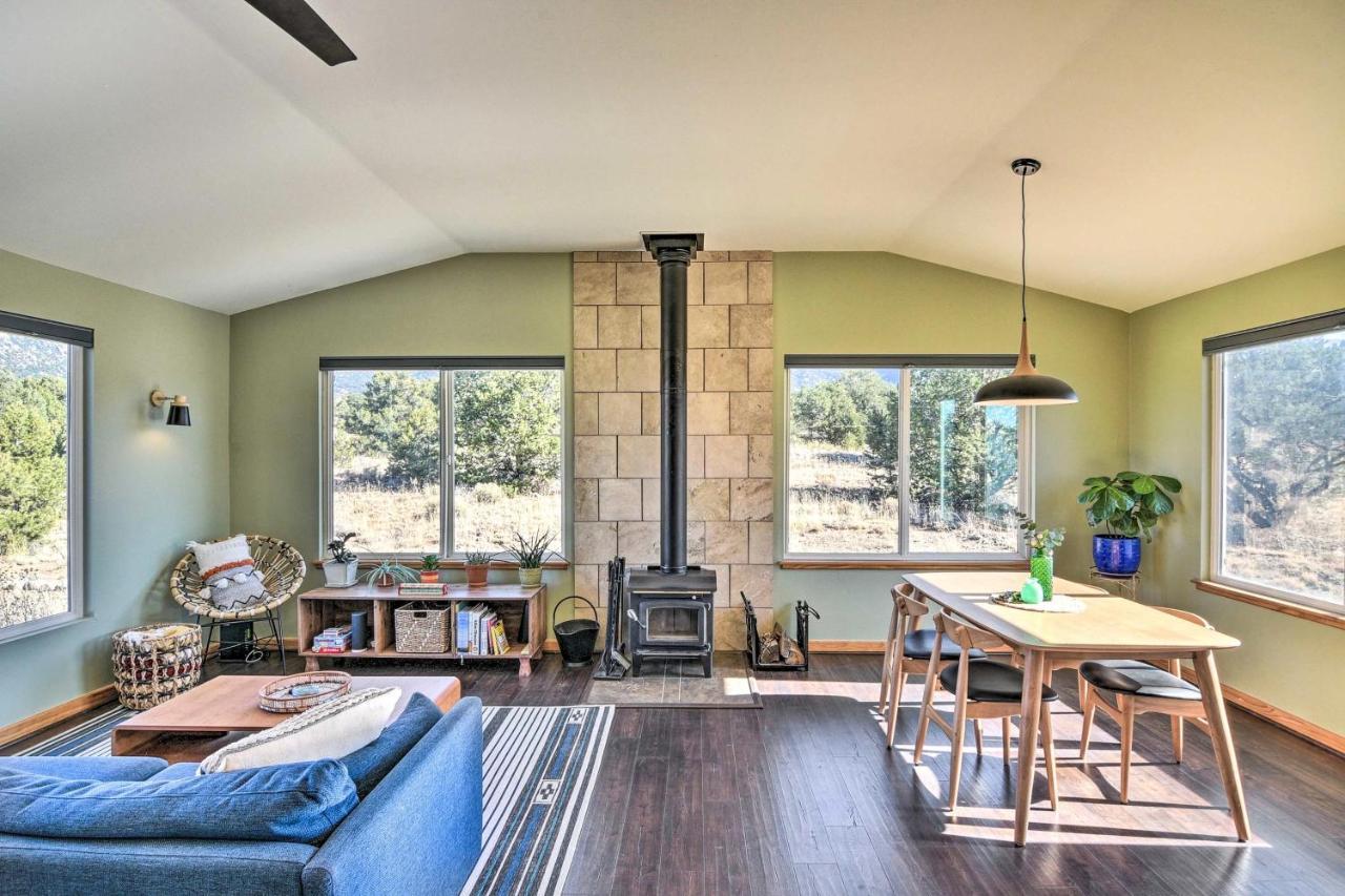 Cozy Remote Retreat Mountain Views Stargazing — hotel in Alamosa
