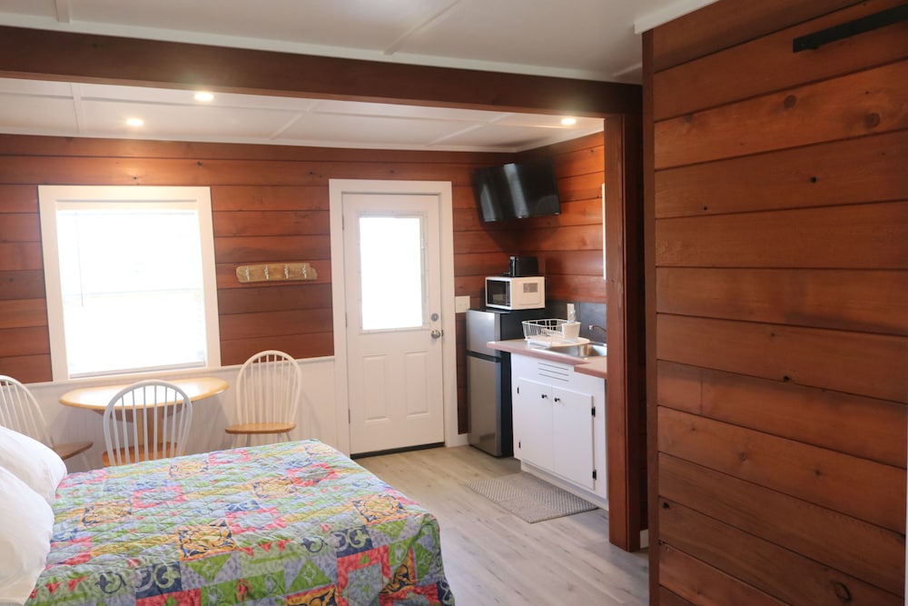 The Lowtide Motel - photo 20