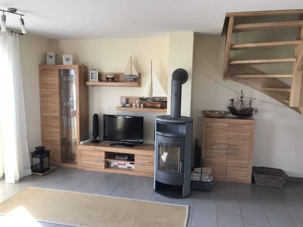 Holiday Home Lilly Comfortable Vacation Home — 4-Star Luxury Hotel in Fehmarn, Germany