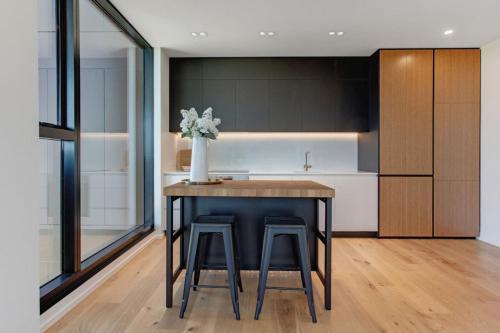 Catalina Bay Sweet Escape with Carpark Air con — 4-Star Luxury Hotel in Auckland, New Zealand