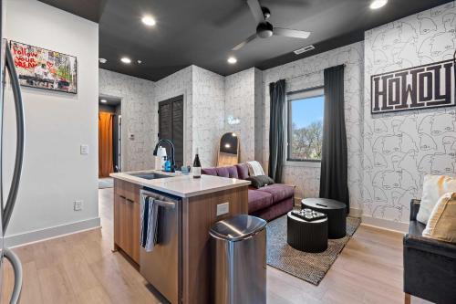 Kay's Retreat Brand New Walk to Restaurants — 4-Star Luxury Hotel in Nashville, United States
